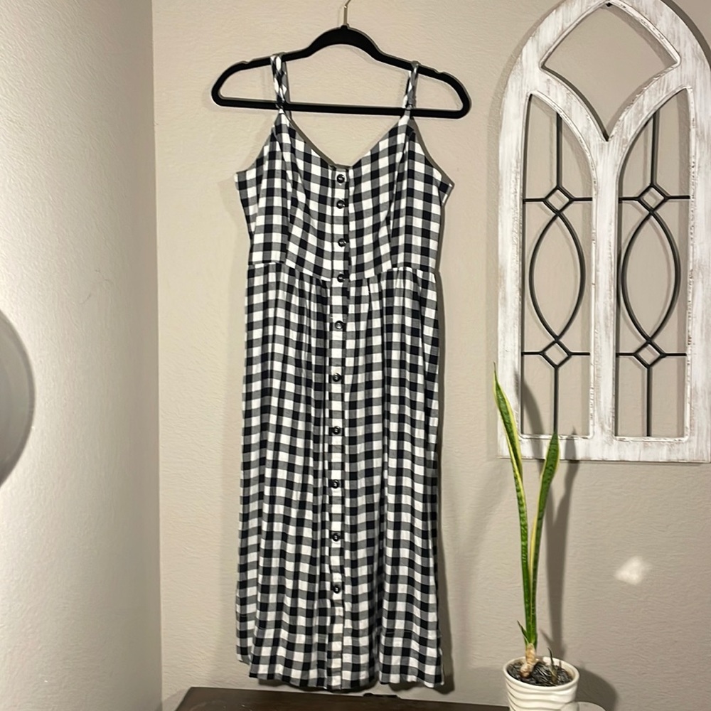 41 hawthorn, checkered black and white,